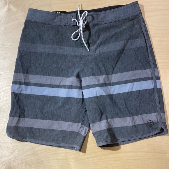 Hang Ten Swim Trunks Size 32 (LB) - Picture 4 of 11